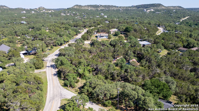Listing photo id 9 for 1529 Charter Oak Dr