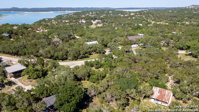 Listing photo id 11 for 1529 Charter Oak Dr