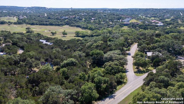 Listing photo id 15 for 1529 Charter Oak Dr