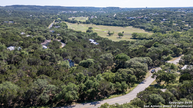 Listing photo id 16 for 1529 Charter Oak Dr
