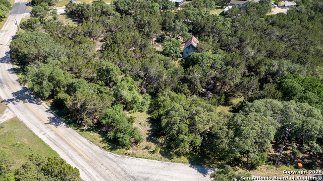 Listing photo id 0 for 1529 Charter Oak Dr