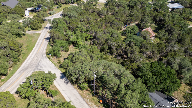 Listing photo id 1 for 1529 Charter Oak Dr
