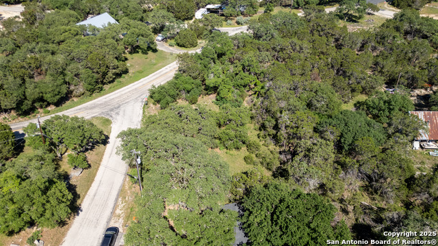 Listing photo id 2 for 1529 Charter Oak Dr