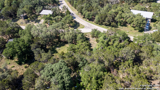 Listing photo id 4 for 1529 Charter Oak Dr