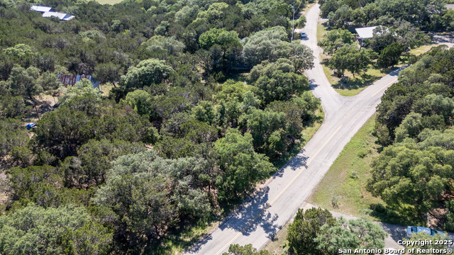 Listing photo id 6 for 1529 Charter Oak Dr