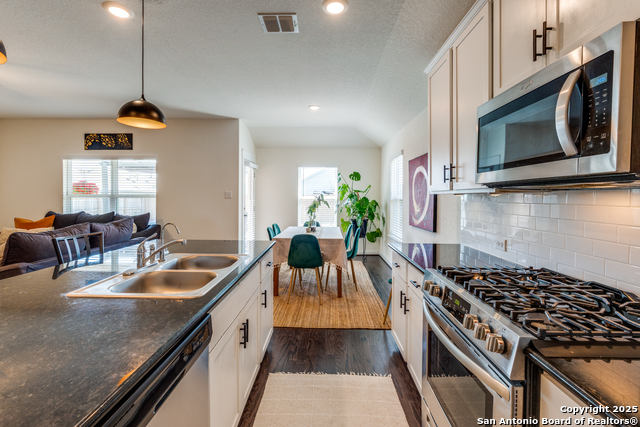 Image 9 of 27 For 10788 Rosalina Loop