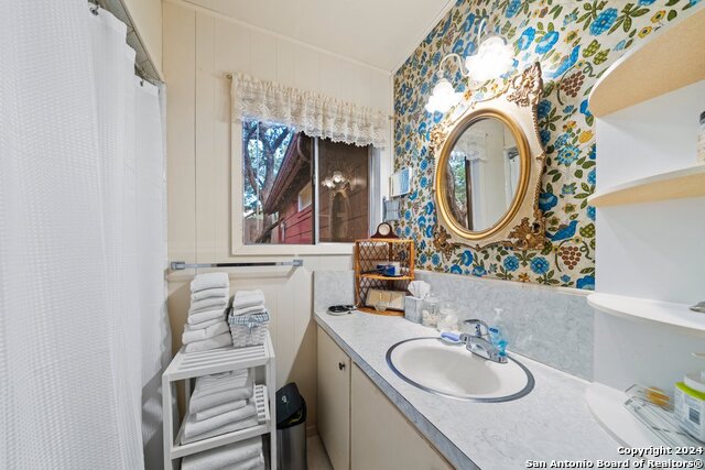 Image 13 of 27 For 809 Lakebreeze Dr