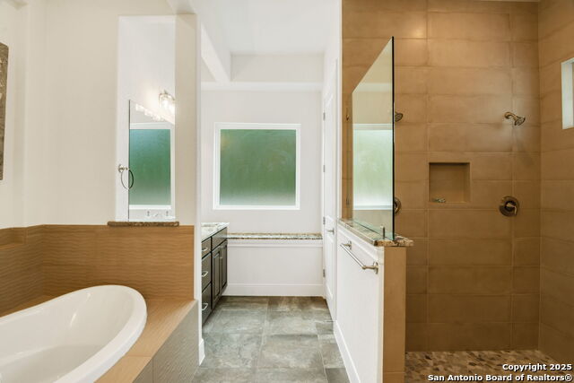 Listing photo id 23 for 268 Secret Way