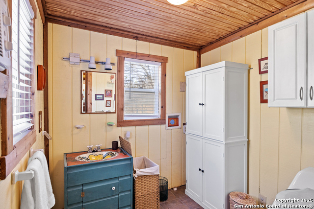 Listing photo id 17 for Address Not Provided