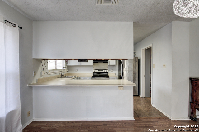 Image 12 of 32 For 10114 Cedarmont