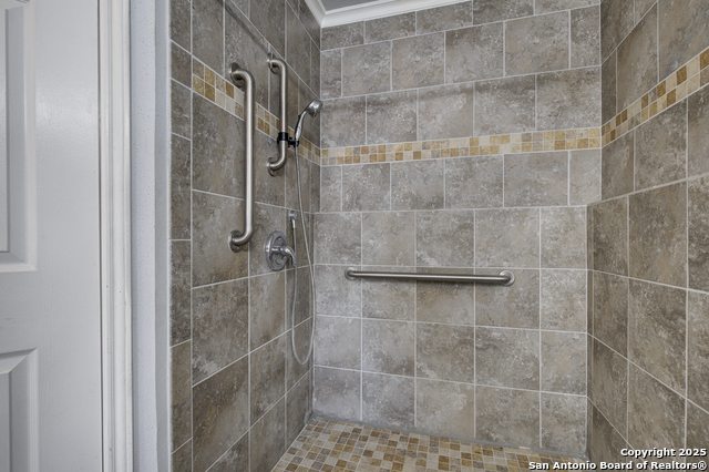 Image 21 of 32 For 10114 Cedarmont