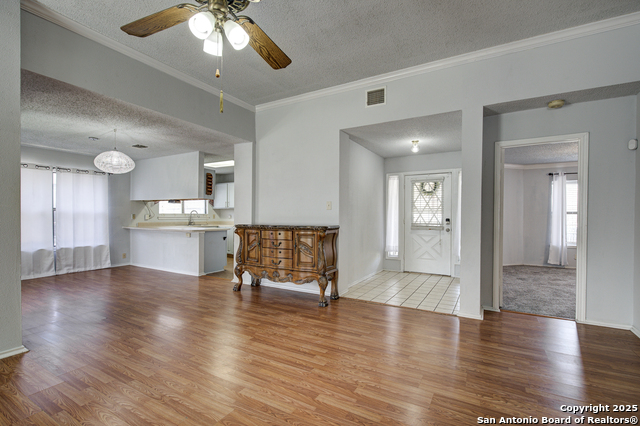 Image 5 of 32 For 10114 Cedarmont