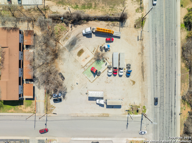 Image 3 of 14 For 7118 New Braunfels Ave S