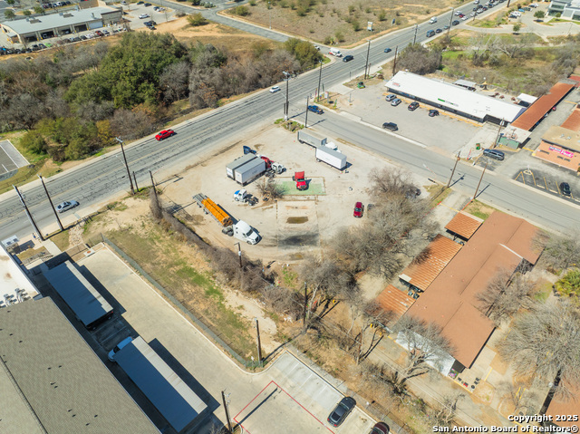 Image 4 of 14 For 7118 New Braunfels Ave S