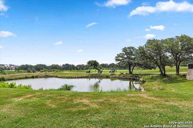 Listing photo id 12 for 344 Dancing Oak 101