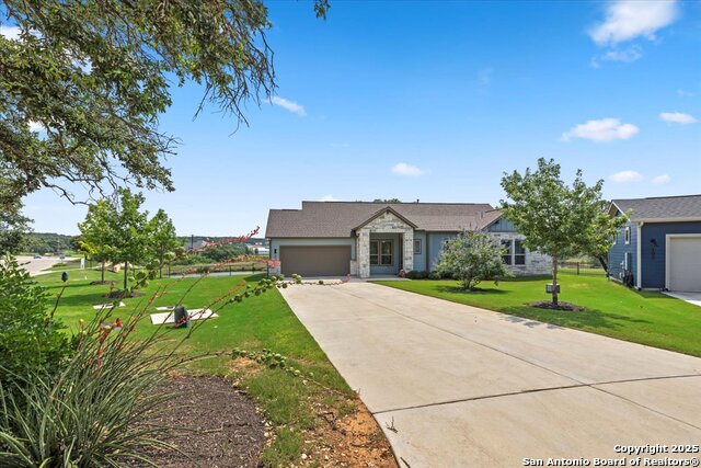 Listing photo id 14 for 344 Dancing Oak 101