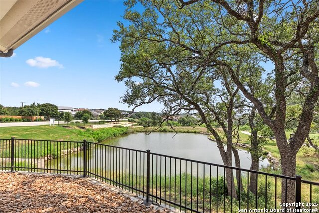 Listing photo id 20 for 344 Dancing Oak 101