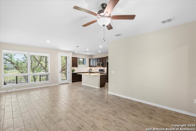 Listing photo id 24 for 344 Dancing Oak 101
