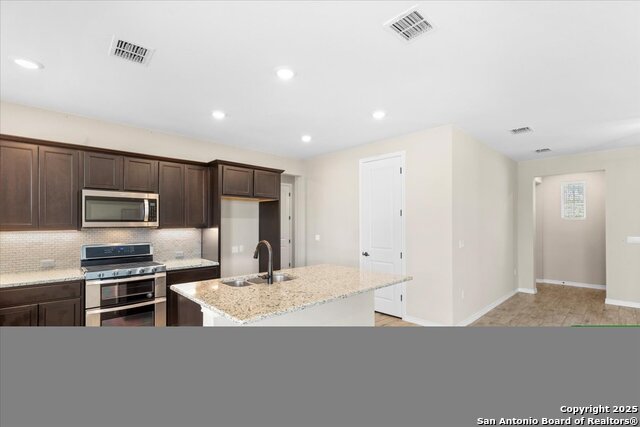Listing photo id 27 for 344 Dancing Oak 101