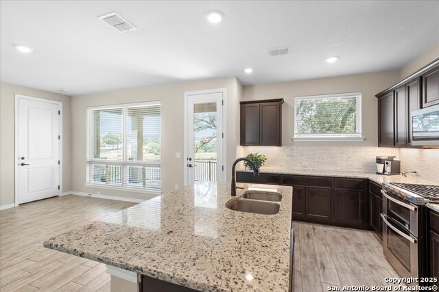 Listing photo id 29 for 344 Dancing Oak 101