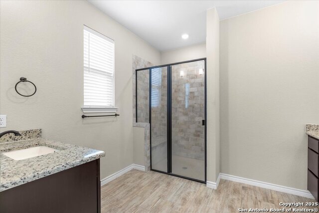 Listing photo id 33 for 344 Dancing Oak 101