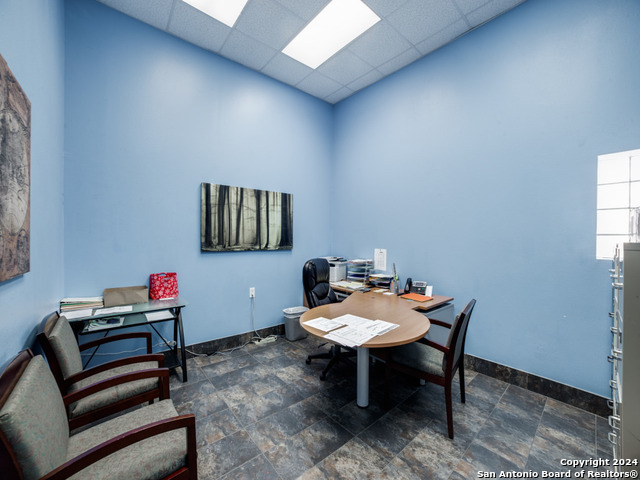 Listing photo id 14 for 10835 Gulfdale St