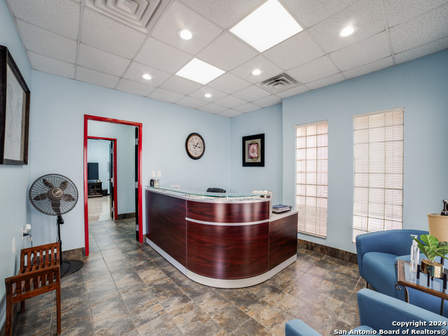 Listing photo id 16 for 10835 Gulfdale St