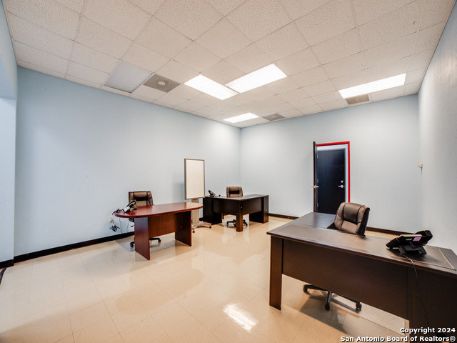 Listing photo id 17 for 10835 Gulfdale St