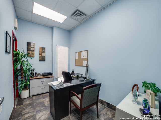 Listing photo id 19 for 10835 Gulfdale St