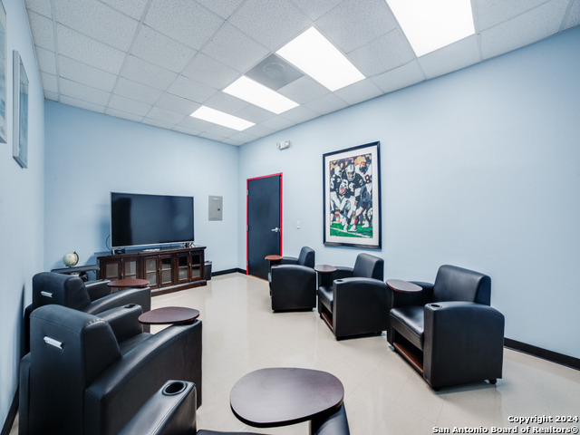 Listing photo id 20 for 10835 Gulfdale St