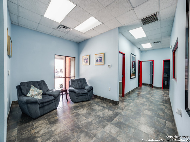 Listing photo id 21 for 10835 Gulfdale St