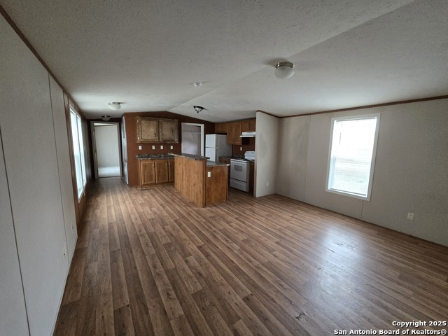 Image 2 of 10 For 1911 Wald Rd 9