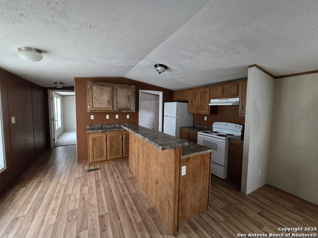 Image 4 of 10 For 1911 Wald Rd 9