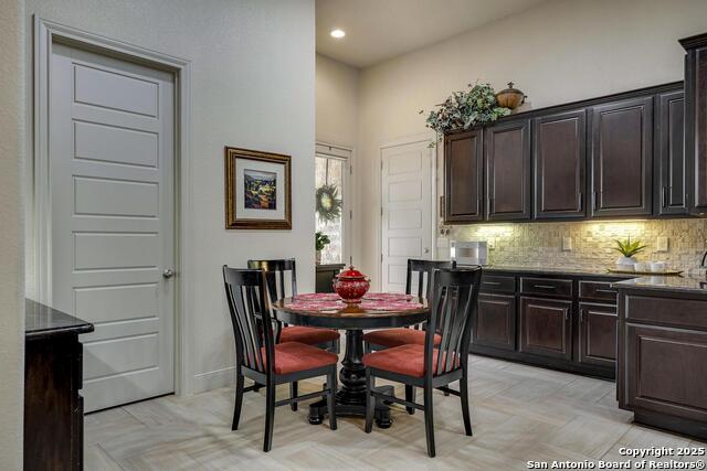 Image 16 of 38 For 30165 Setterfeld Cir