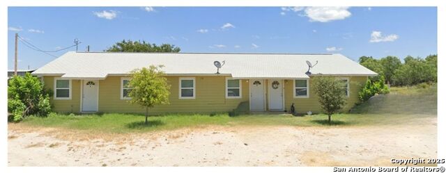 Details for 530 Estes N, La Pryor, TX 78872