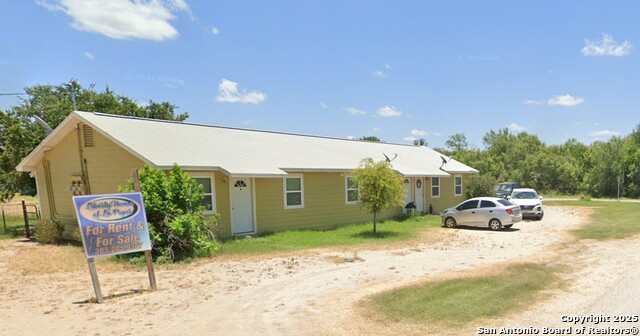 Listing photo id 0 for 530 Estes N