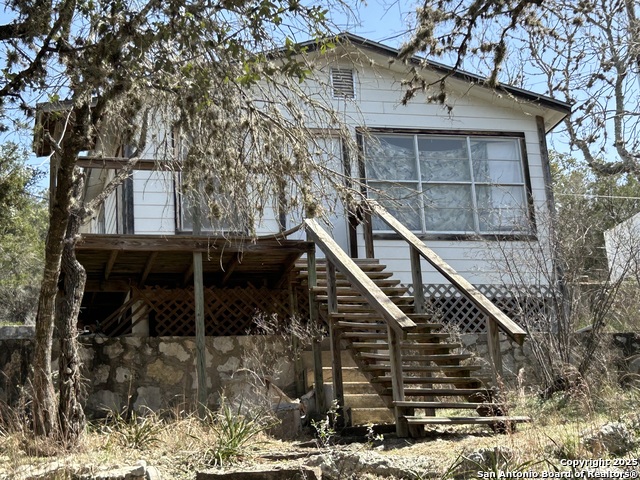 Listing photo id 0 for 198 Private Road 2622