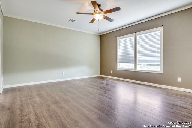 Listing photo id 11 for 175 Whisper Valley Ln S
