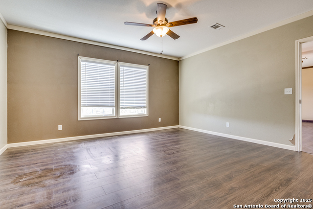 Listing photo id 12 for 175 Whisper Valley Ln S