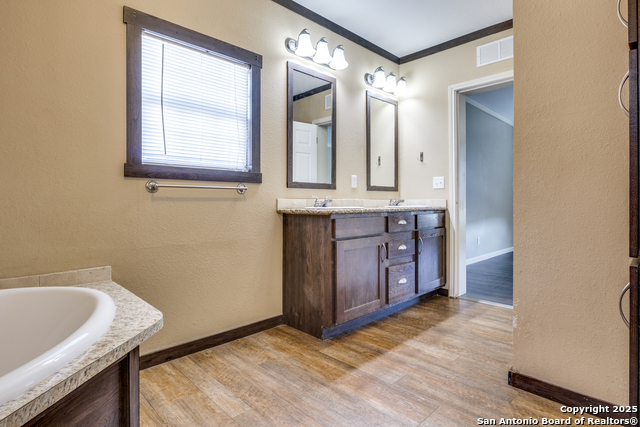 Listing photo id 14 for 175 Whisper Valley Ln S