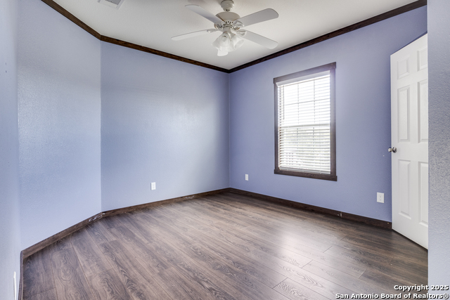 Listing photo id 16 for 175 Whisper Valley Ln S