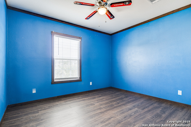 Listing photo id 17 for 175 Whisper Valley Ln S