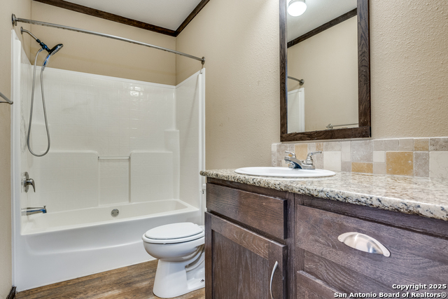 Listing photo id 18 for 175 Whisper Valley Ln S