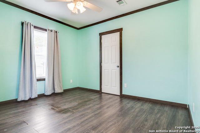 Listing photo id 19 for 175 Whisper Valley Ln S