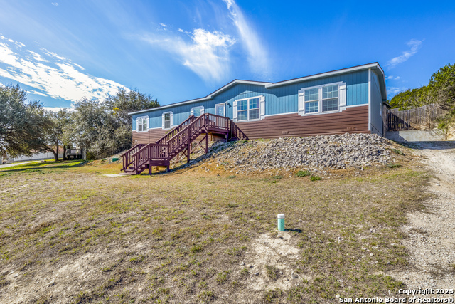 Listing photo id 1 for 175 Whisper Valley Ln S