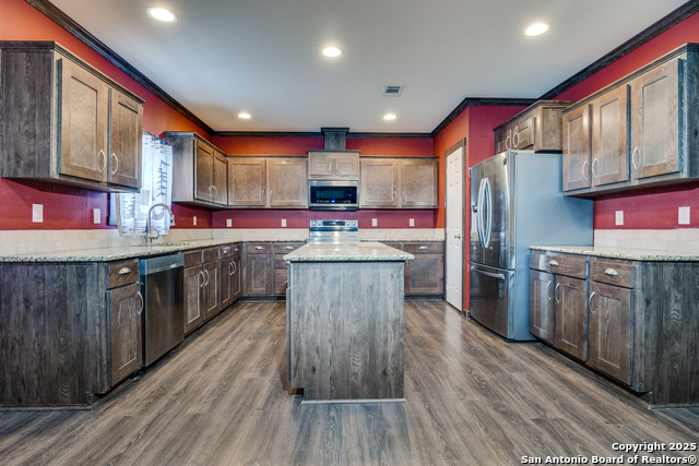 Listing photo id 6 for 175 Whisper Valley Ln S