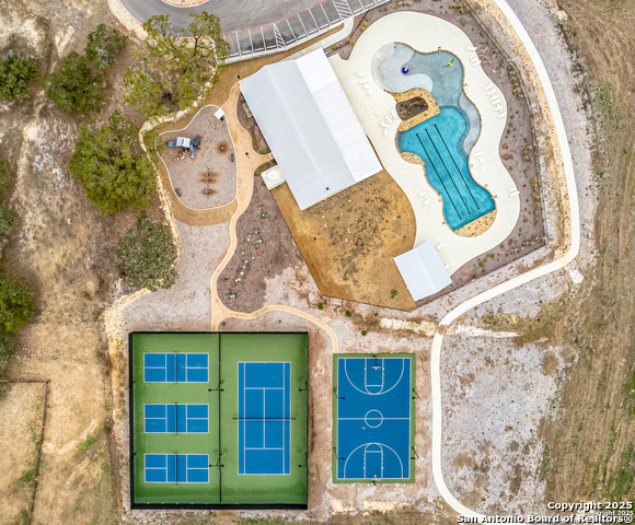 Listing photo id 0 for 732 Sharp Springs