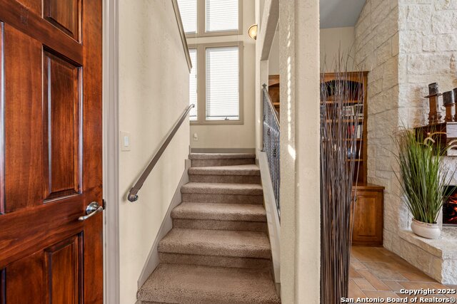 Listing photo id 21 for 3404 Comanche Trace Dr E