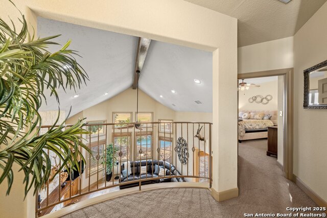 Listing photo id 22 for 3404 Comanche Trace Dr E