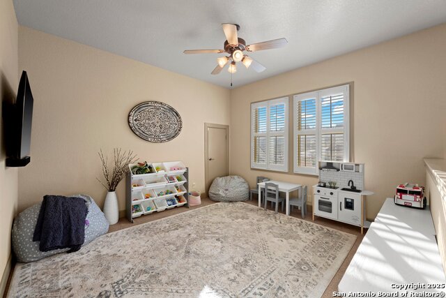 Listing photo id 23 for 3404 Comanche Trace Dr E